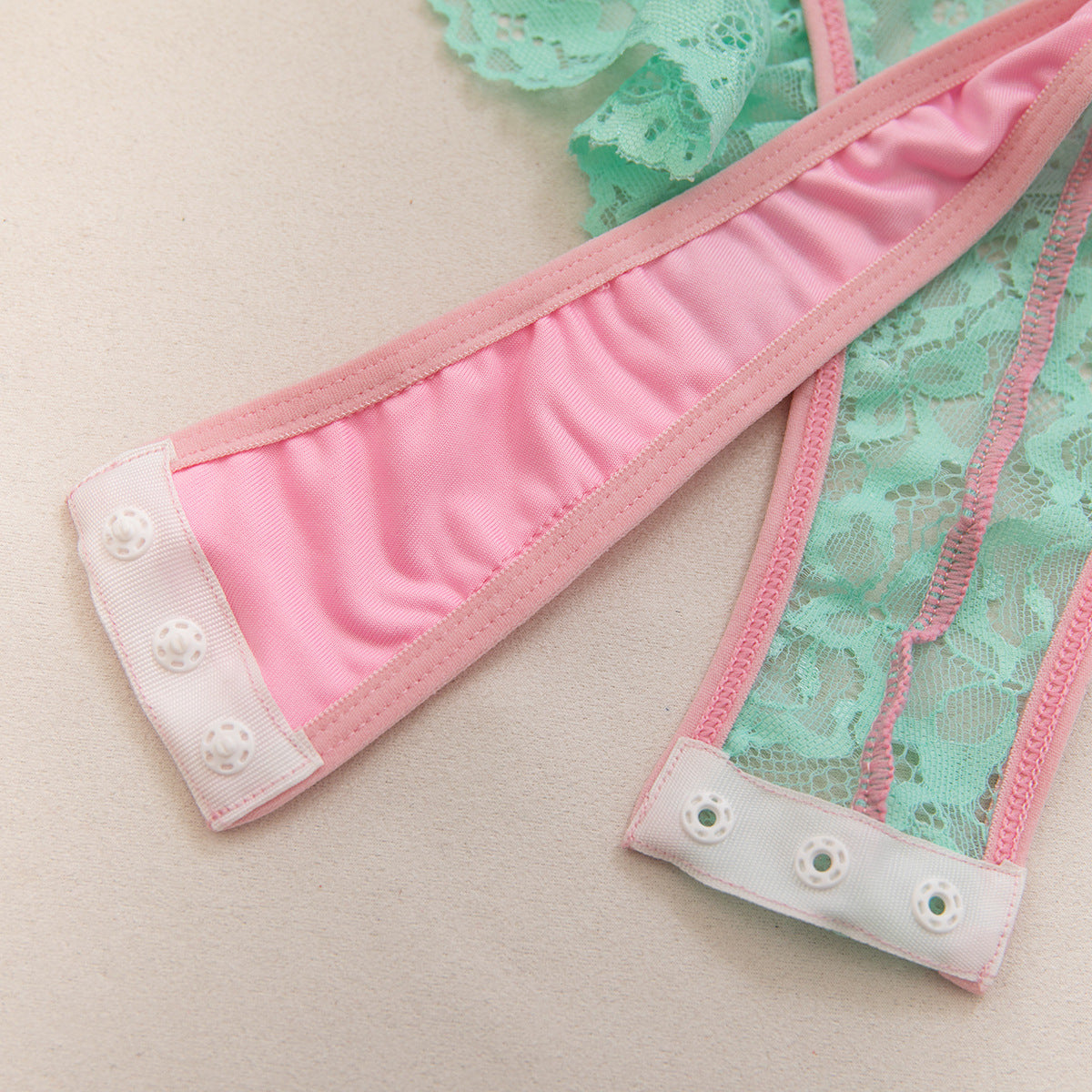 Contrast‑Color Floral Lace Panel Teddy Bodysuit